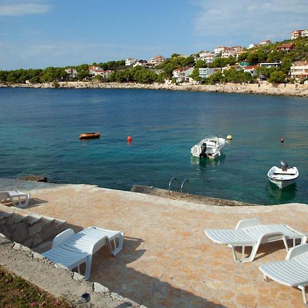 Apartments By The Sea Bilo, Primosten - 4191 Екстер'єр фото