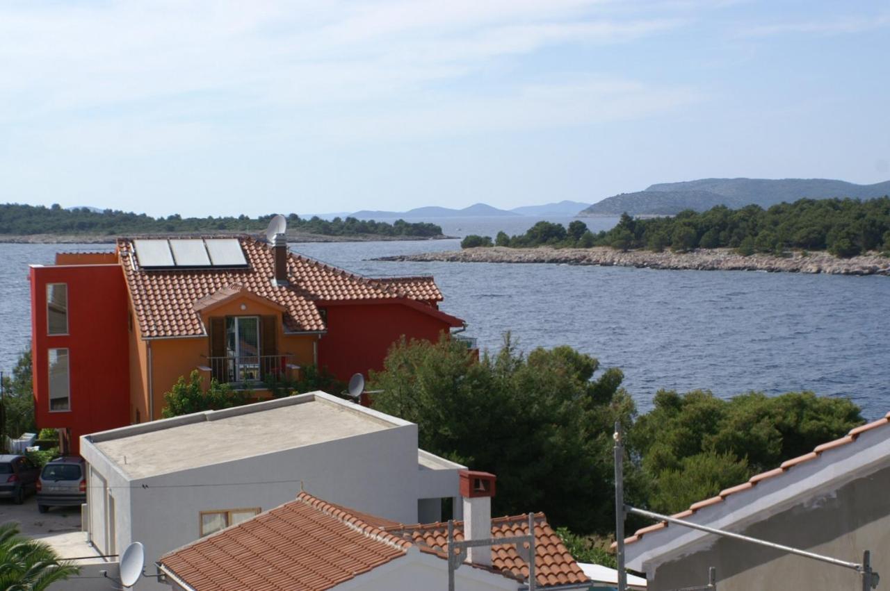 Apartments By The Sea Bilo, Primosten - 4191 Екстер'єр фото